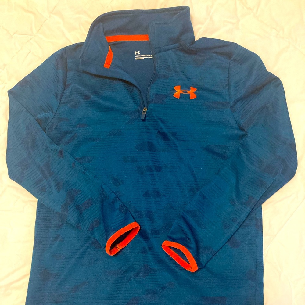 Teal green/blue light weight pull over.